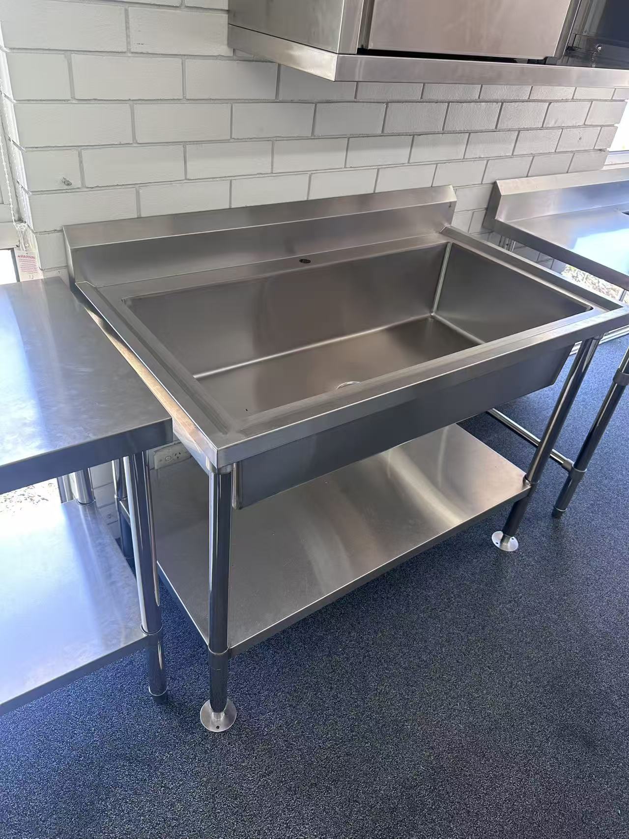(#XD011) 1200x700x900 Mega Sink with drain fitted + bottom shelf + ScrewdownFeet(Pick up only, 1 left) Ex-display model EZ Stainless Pty Ltd